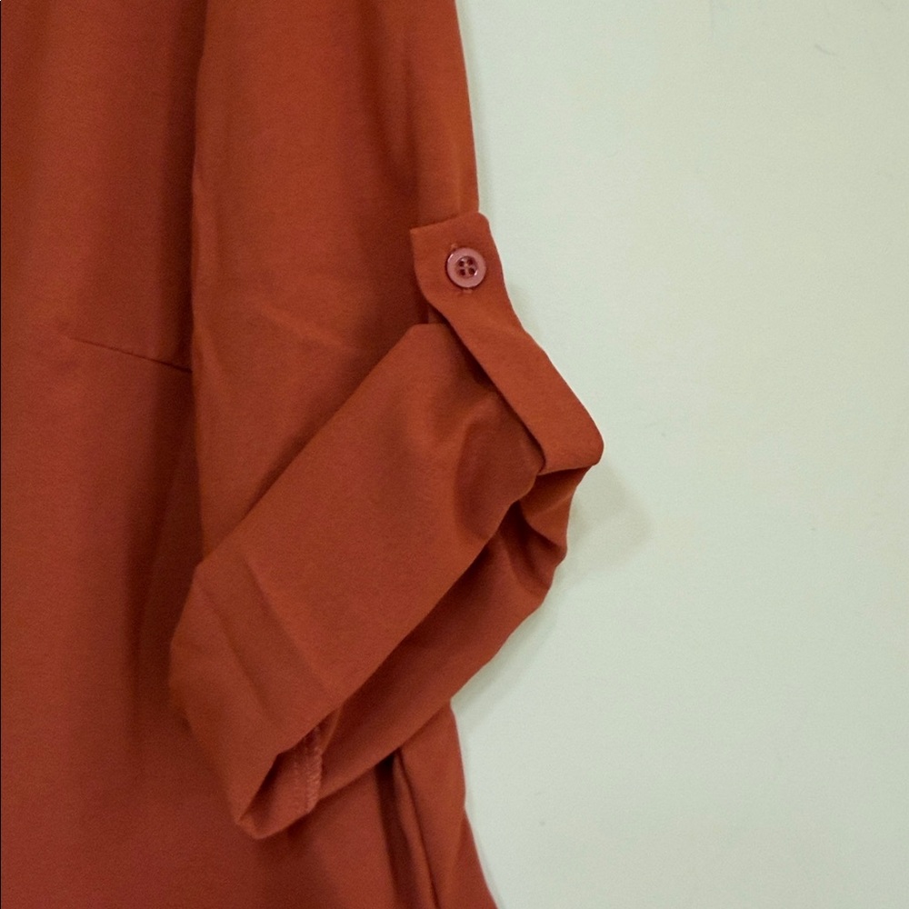 Emery Rose Women's V-Neck Rust Top - Picture 4 of 9